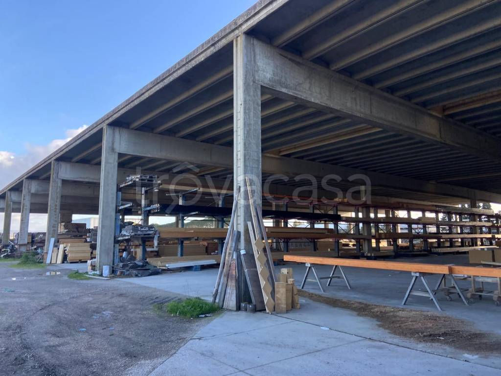 locale commerciale in vendita ad Alghero in zona Fertilia