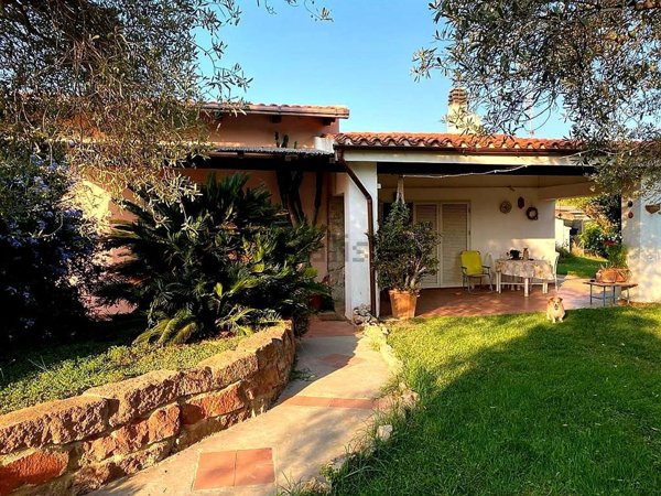 casa indipendente in vendita ad Alghero in zona Carmine