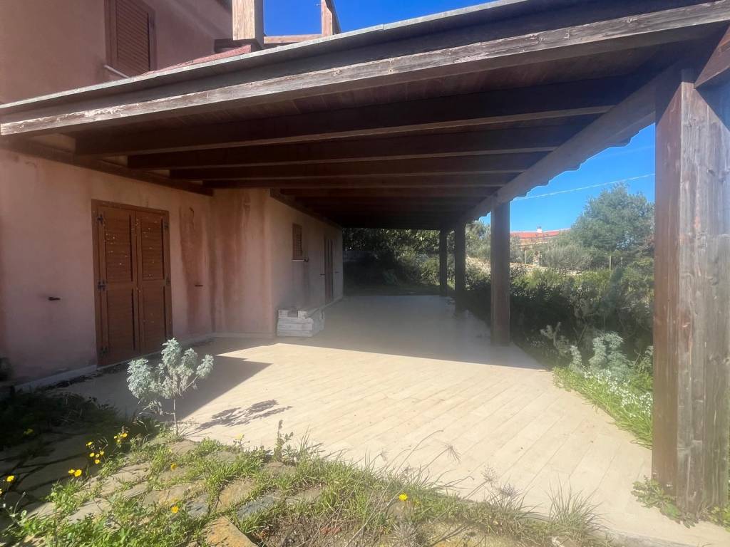 casa indipendente in vendita ad Alghero in zona Fertilia