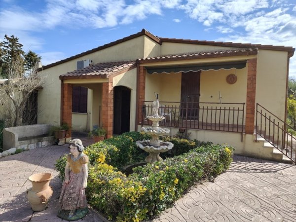casa indipendente in vendita ad Alghero in zona Fertilia