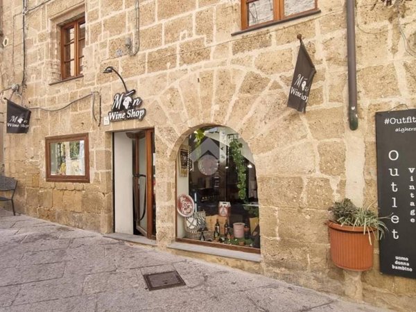 negozio in vendita ad Alghero in zona Centro Storico