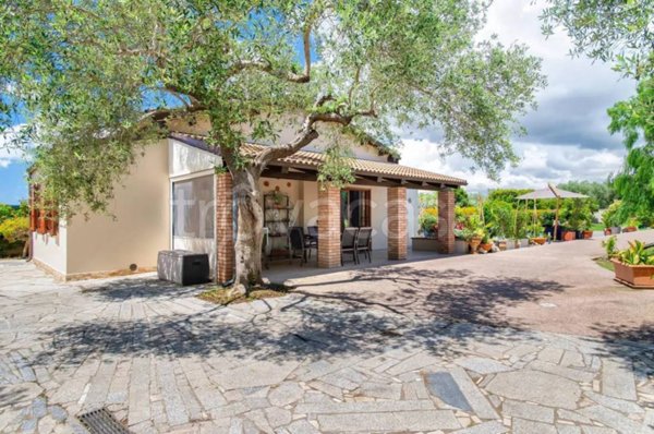 casa indipendente in vendita ad Alghero in zona Fertilia