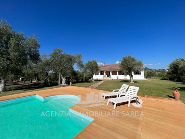 casa indipendente in vendita ad Alghero in zona Carrabuffas