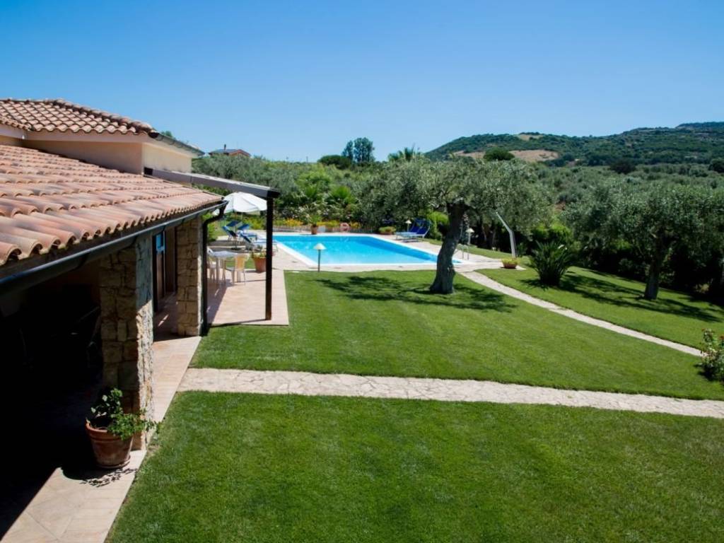 casa indipendente in vendita ad Alghero in zona Calabona