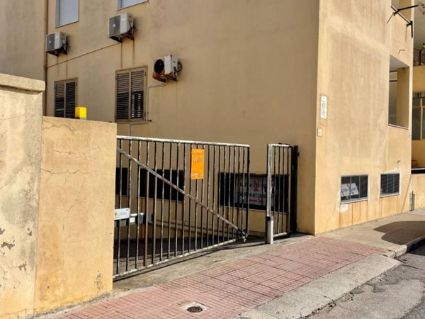 locale commerciale in vendita ad Alghero in zona Sant'Agostino