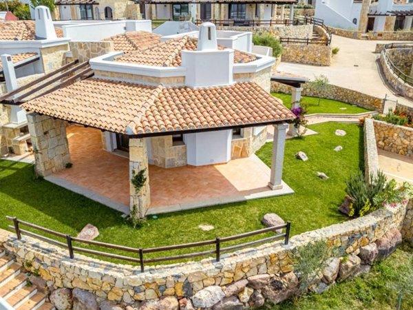 casa indipendente in vendita ad Alghero in zona Pivarada