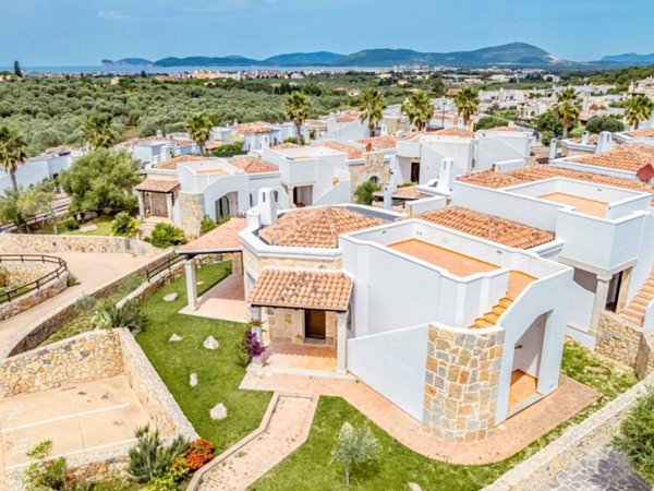 casa indipendente in vendita ad Alghero in zona Pivarada