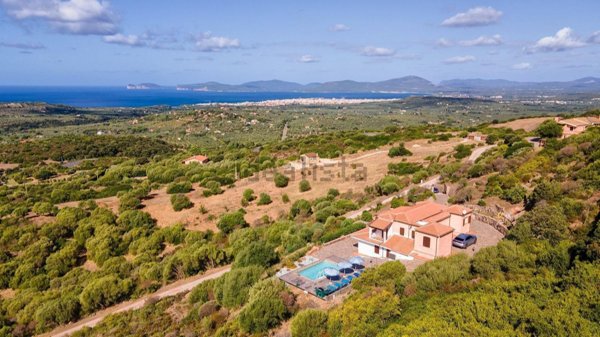 casa indipendente in vendita ad Alghero in zona Calabona