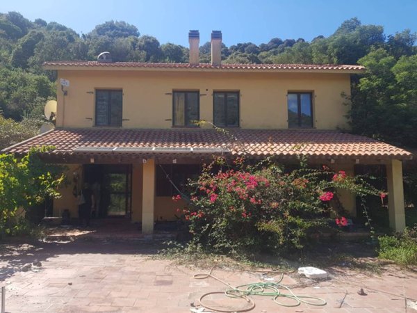 casa indipendente in vendita ad Alghero in zona Centro Storico