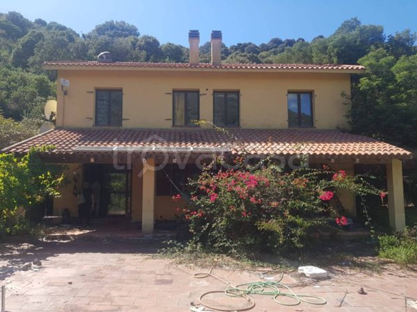 casa indipendente in vendita ad Alghero in zona Fertilia