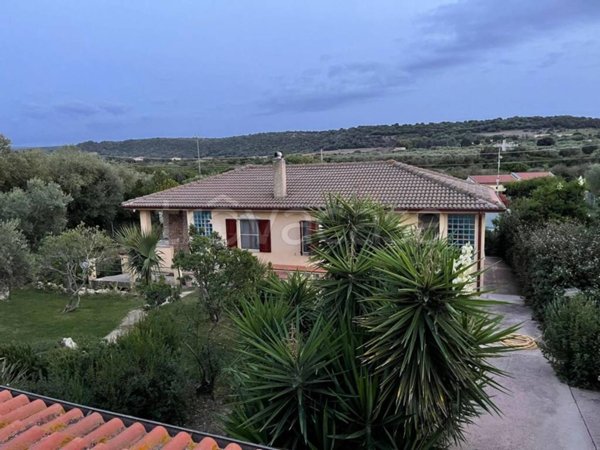 casa indipendente in vendita ad Alghero