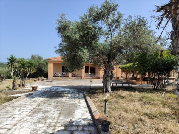appartamento in vendita ad Alghero in zona Carrabuffas