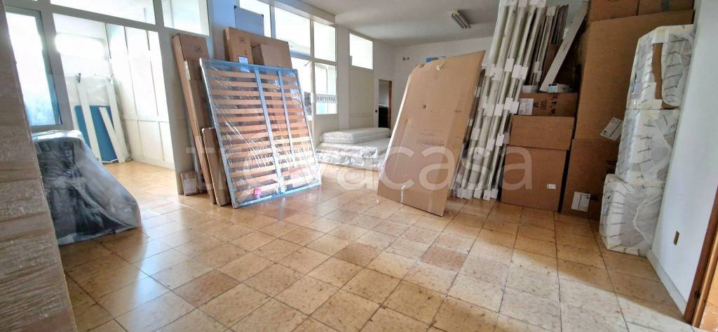 negozio in vendita ad Alghero in zona Pivarada