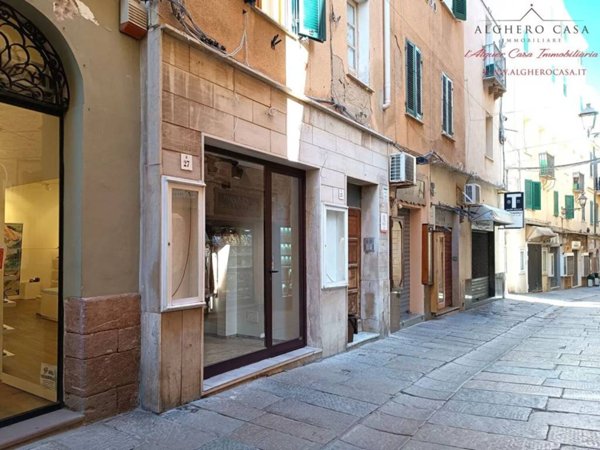 negozio in vendita ad Alghero in zona Centro Storico