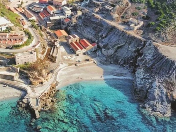 pentavano in vendita ad Alghero in zona Pivarada