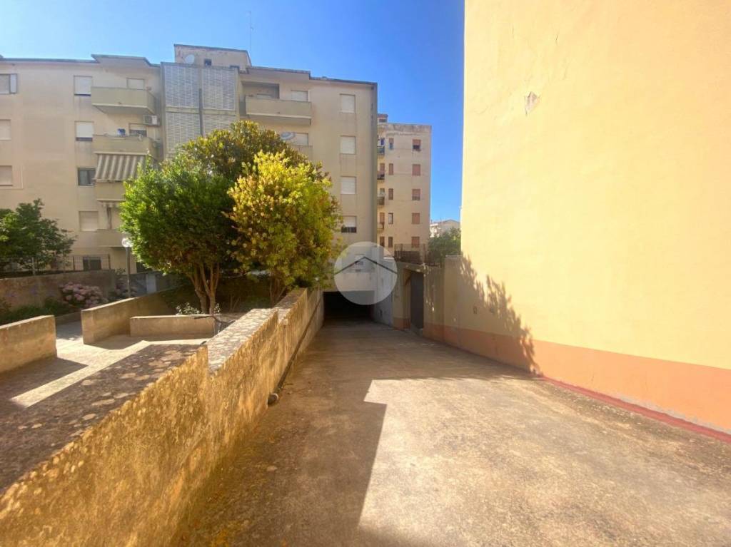 locale di sgombero in vendita ad Alghero