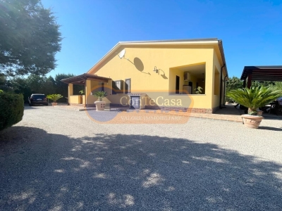 casa indipendente in vendita ad Alghero in zona Fertilia