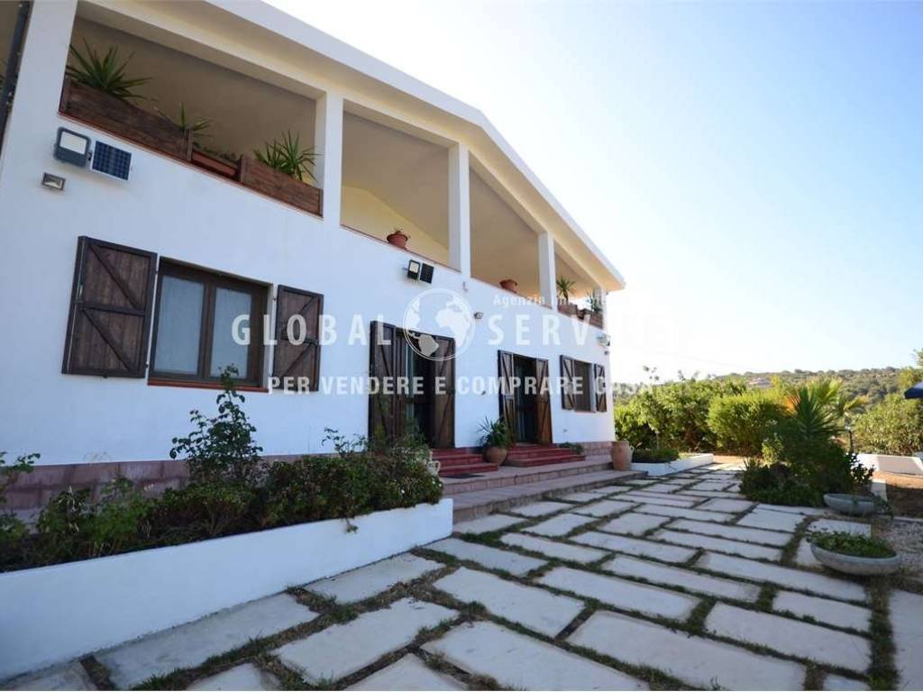 casa indipendente in vendita ad Alghero in zona Pivarada