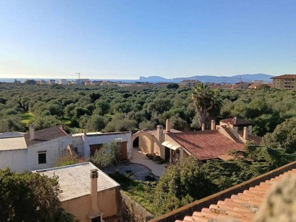 casa indipendente in vendita ad Alghero in zona Sant'Agostino