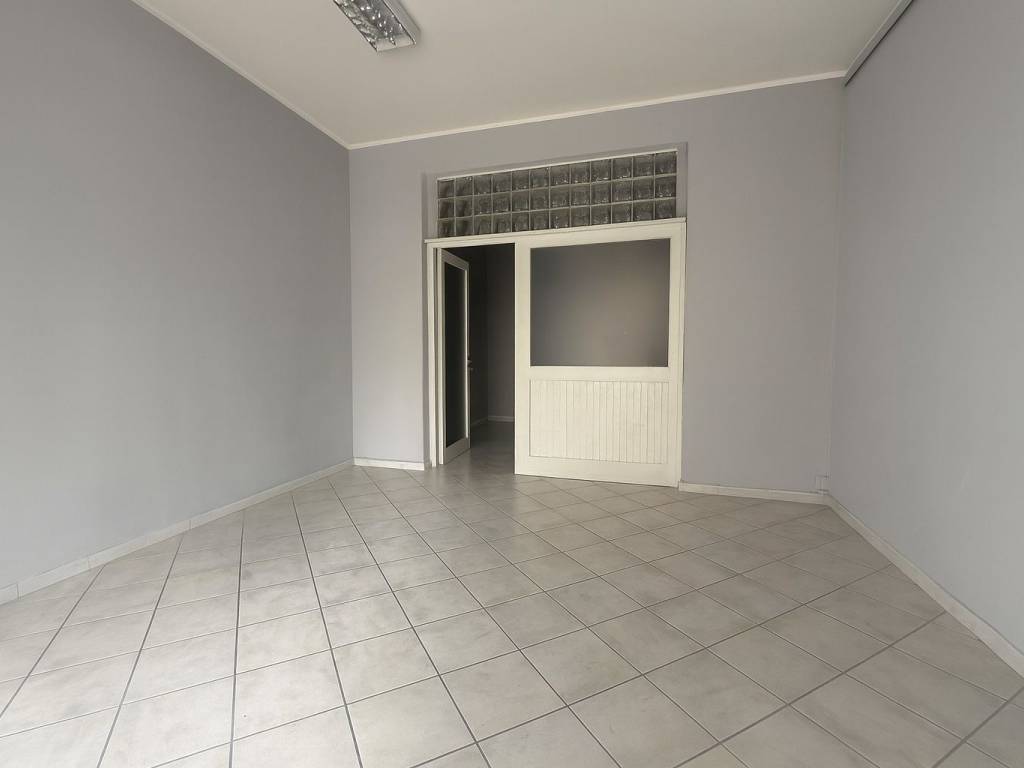 negozio in vendita ad Alghero in zona Pivarada