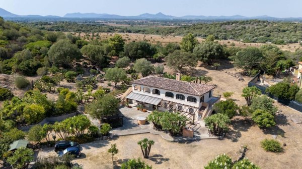 casa indipendente in vendita ad Alghero in zona Pivarada