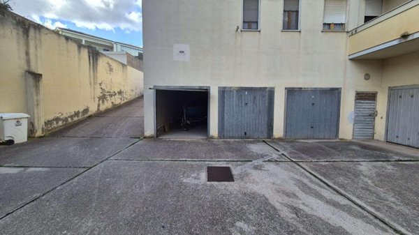 negozio in vendita ad Alghero in zona Calabona