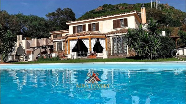 casa indipendente in vendita ad Alghero in zona Pivarada