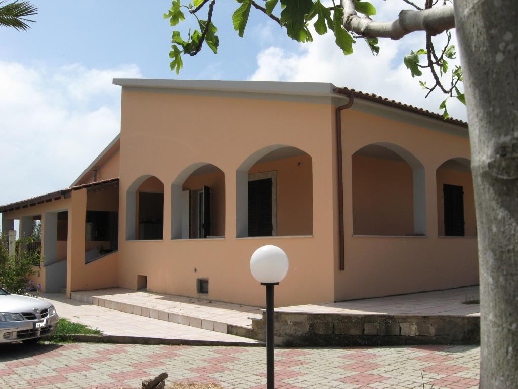 casa indipendente in vendita ad Alghero in zona Fertilia