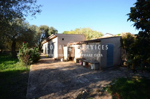 ufficio in vendita ad Alghero in zona Fertilia