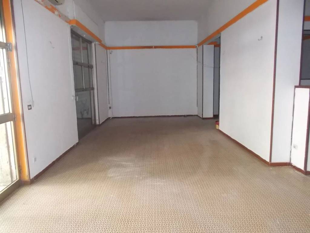 negozio in vendita ad Alghero in zona Pivarada