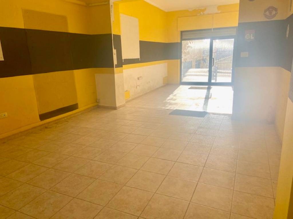 negozio in vendita ad Alghero in zona Pivarada