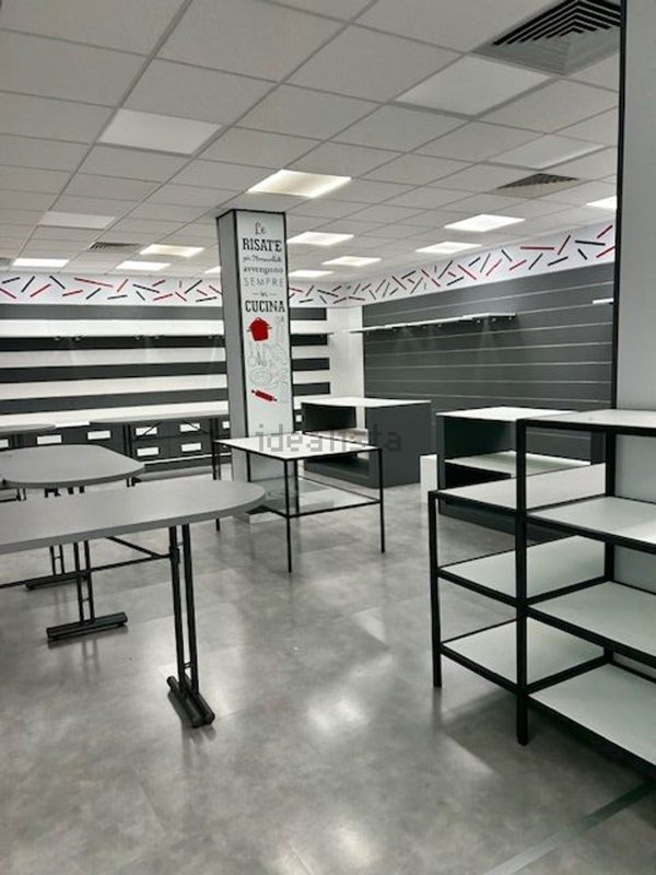 locale commerciale in vendita ad Alghero