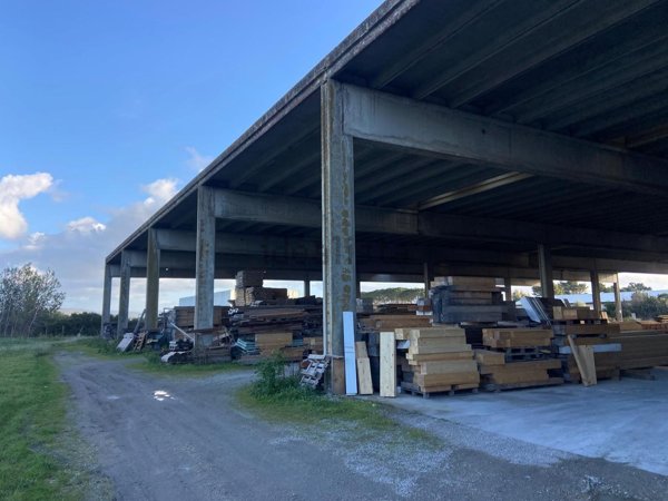 capannone in vendita ad Alghero in zona Fertilia