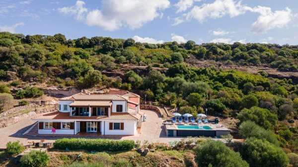 esavano in vendita ad Alghero in zona Scaletta