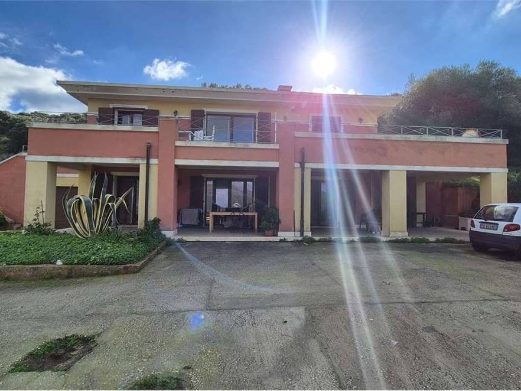 casa indipendente in vendita ad Alghero