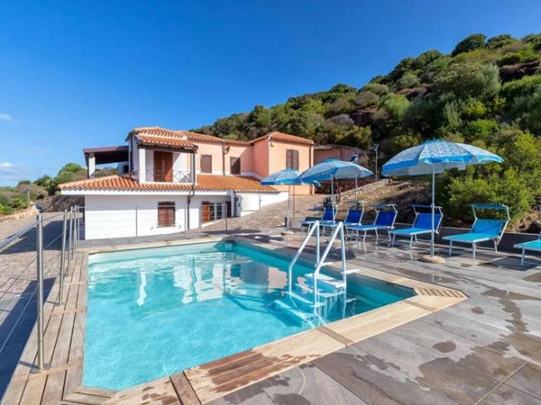 casa indipendente in vendita ad Alghero in zona Calabona