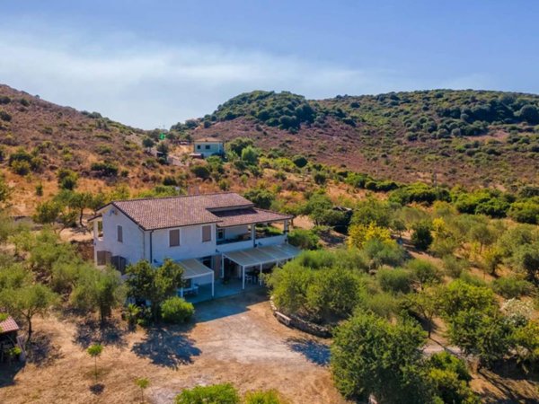 casa indipendente in vendita ad Alghero