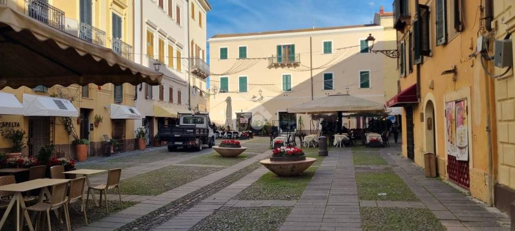 negozio in vendita ad Alghero in zona Centro Storico