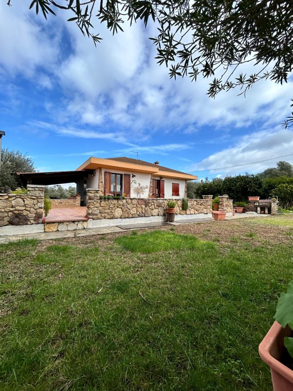 casa indipendente in vendita ad Alghero