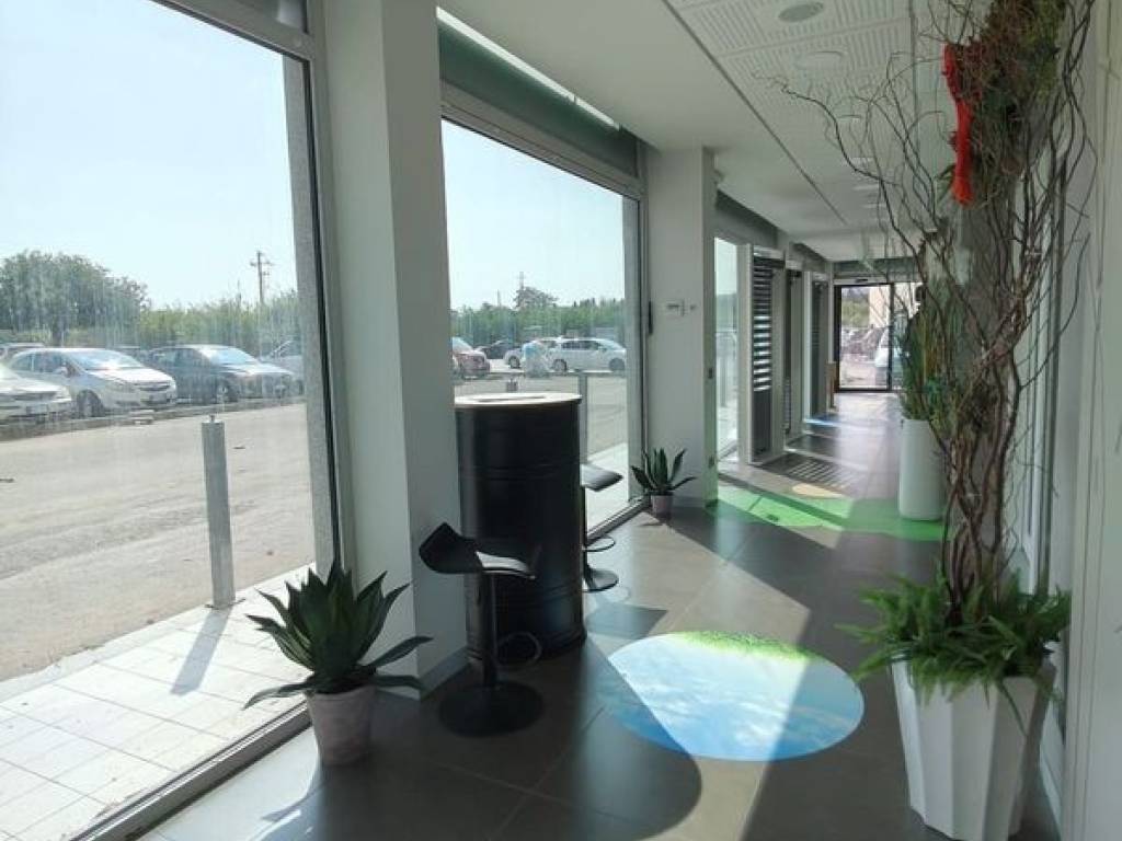 negozio in vendita ad Alghero in zona Maria Pia