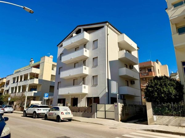 negozio in vendita ad Alghero in zona Lido