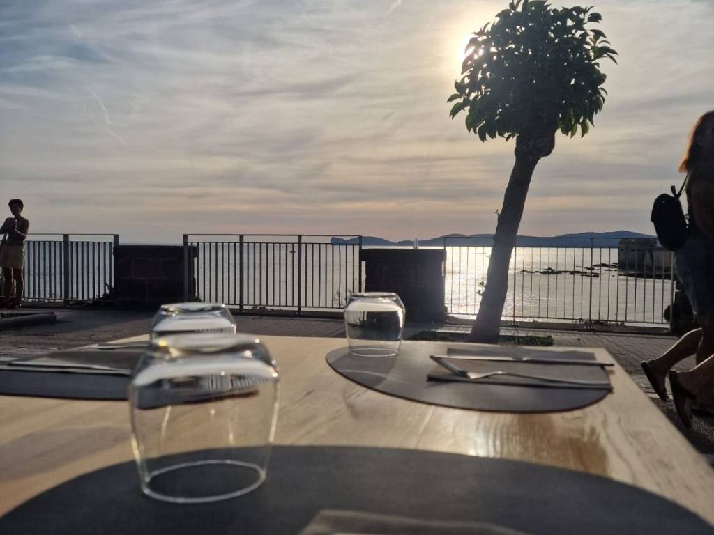 negozio in vendita ad Alghero in zona Scaletta