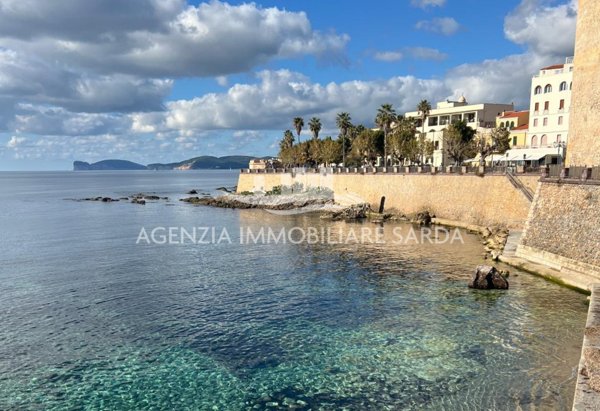 locale commerciale in vendita ad Alghero in zona Centro Storico