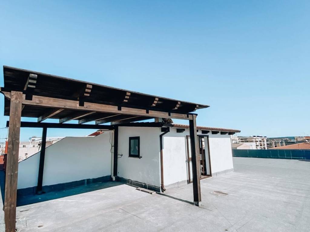 locale commerciale in vendita ad Alghero in zona Pivarada