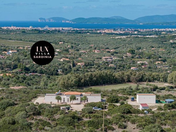 casa indipendente in vendita ad Alghero in zona Carrabuffas