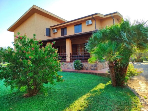 casa indipendente in vendita ad Alghero in zona Fertilia