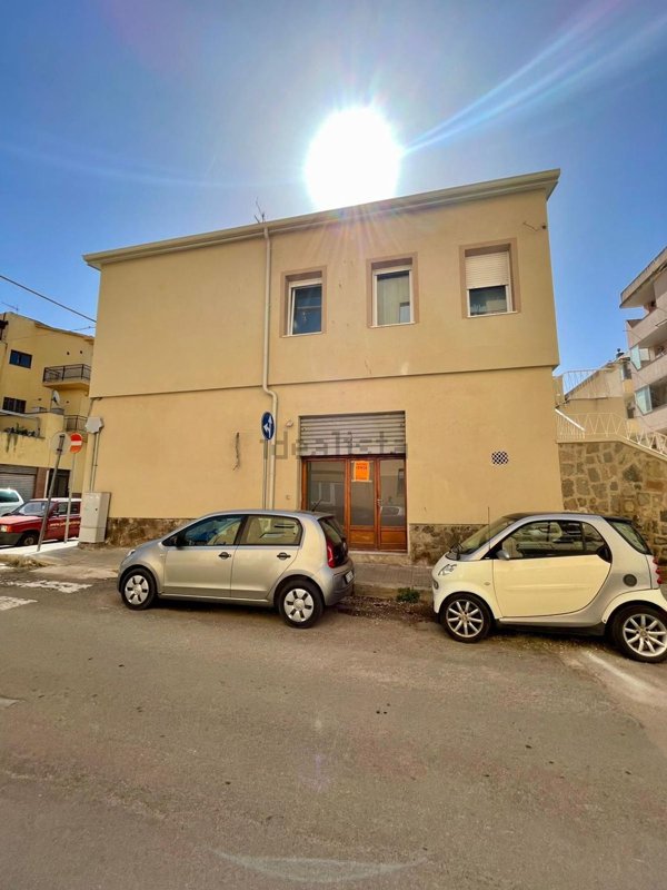 locale commerciale in vendita ad Alghero
