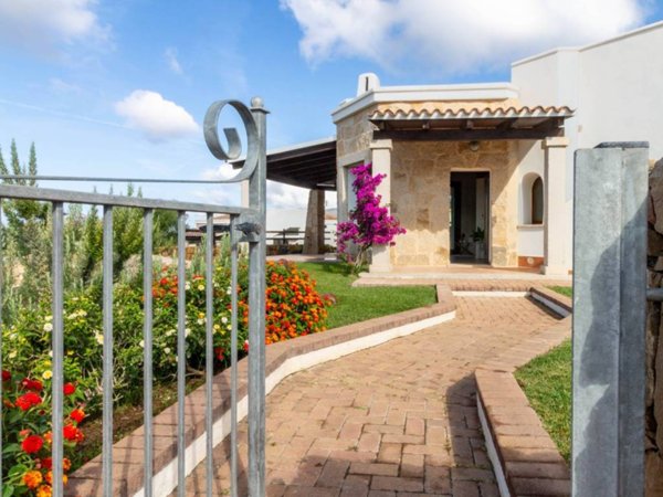 casa indipendente in vendita ad Alghero in zona Pivarada