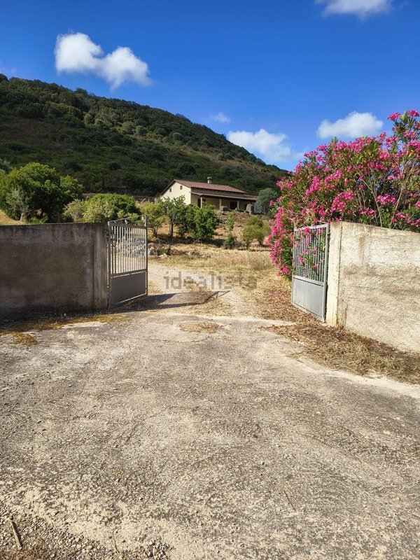casa indipendente in vendita ad Alghero in zona Carrabuffas