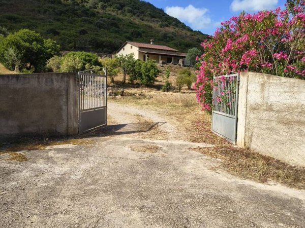 casa indipendente in vendita ad Alghero in zona Pivarada